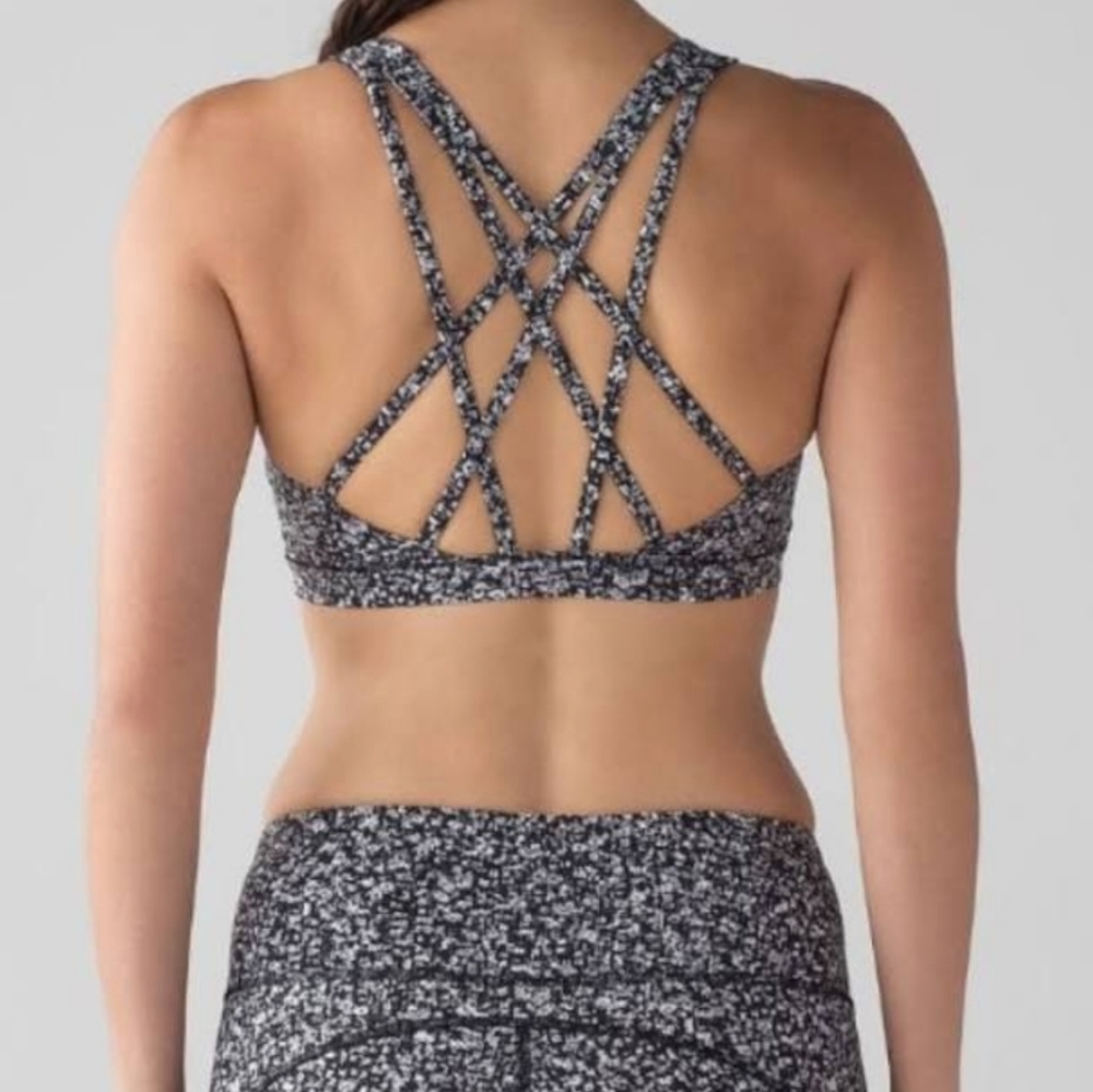EUC LuluLemon Size 4 Free to be Serene Sports Bra